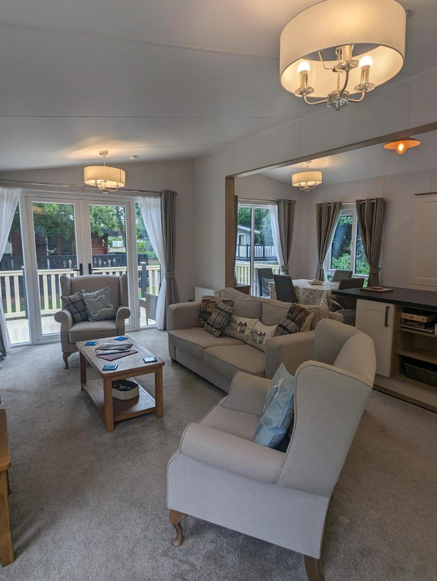 Luxury Stunning Sensation Lodge On 5 Star Shorefield Country Park New Forest Entertainment And Leisure Passes Included Milford on Sea Exteriör bild